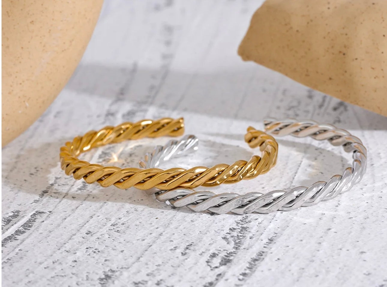 Atvira apyrankė ,,Braid’’